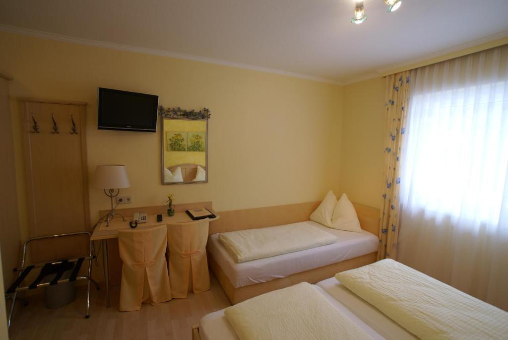Gasthof Hotel Zur Post Ferlach Room photo